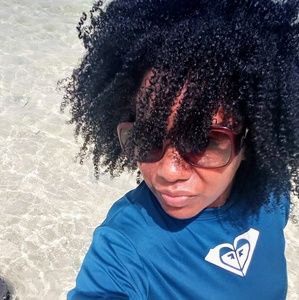 Meet your Posher, Nelida